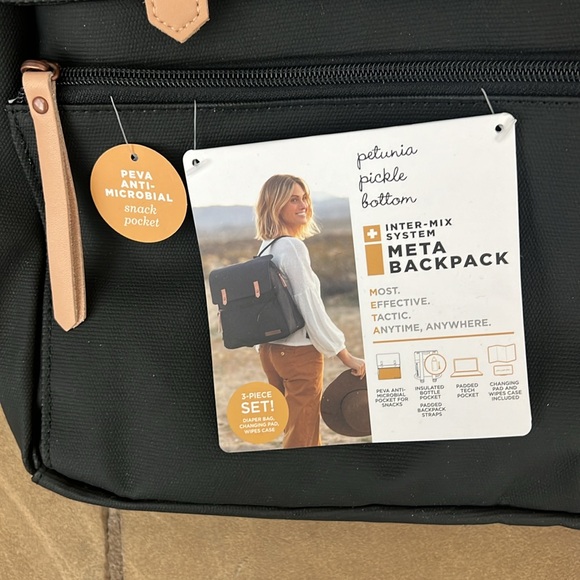 Petunia Pickle Bottom Meta Backpack {Matte Black Canvas} NWT - Picture 13 of 16